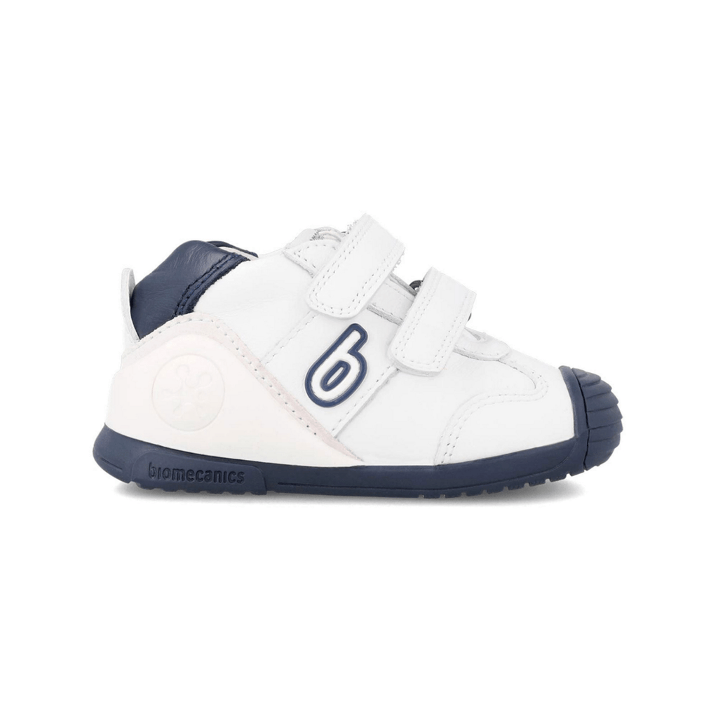 Biomecanics white supportive first walkers for boys